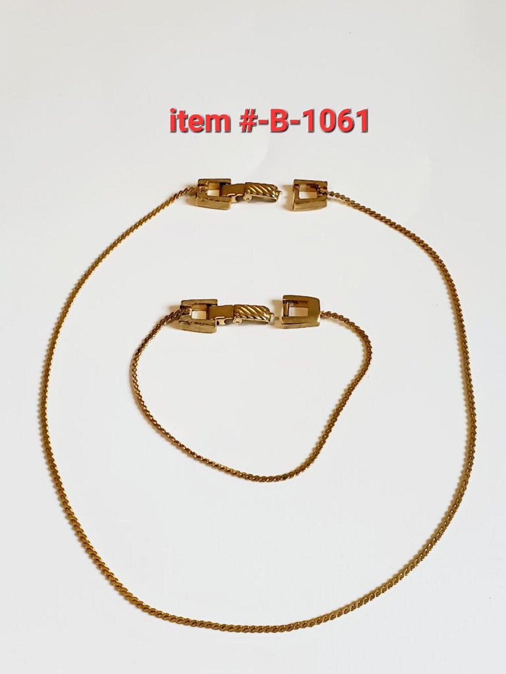 1 Gold Necklace with matching Bracelet, item# B-1061,. wt . 13 grams.
